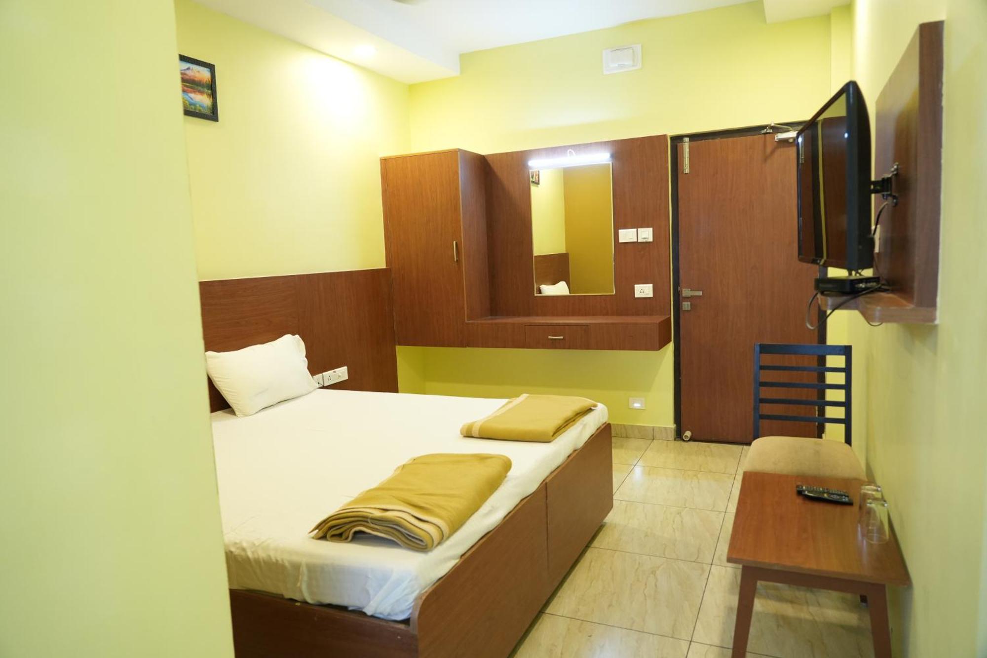 Hotel Sri Krishnan Residency Pollāchi Exteriér fotografie