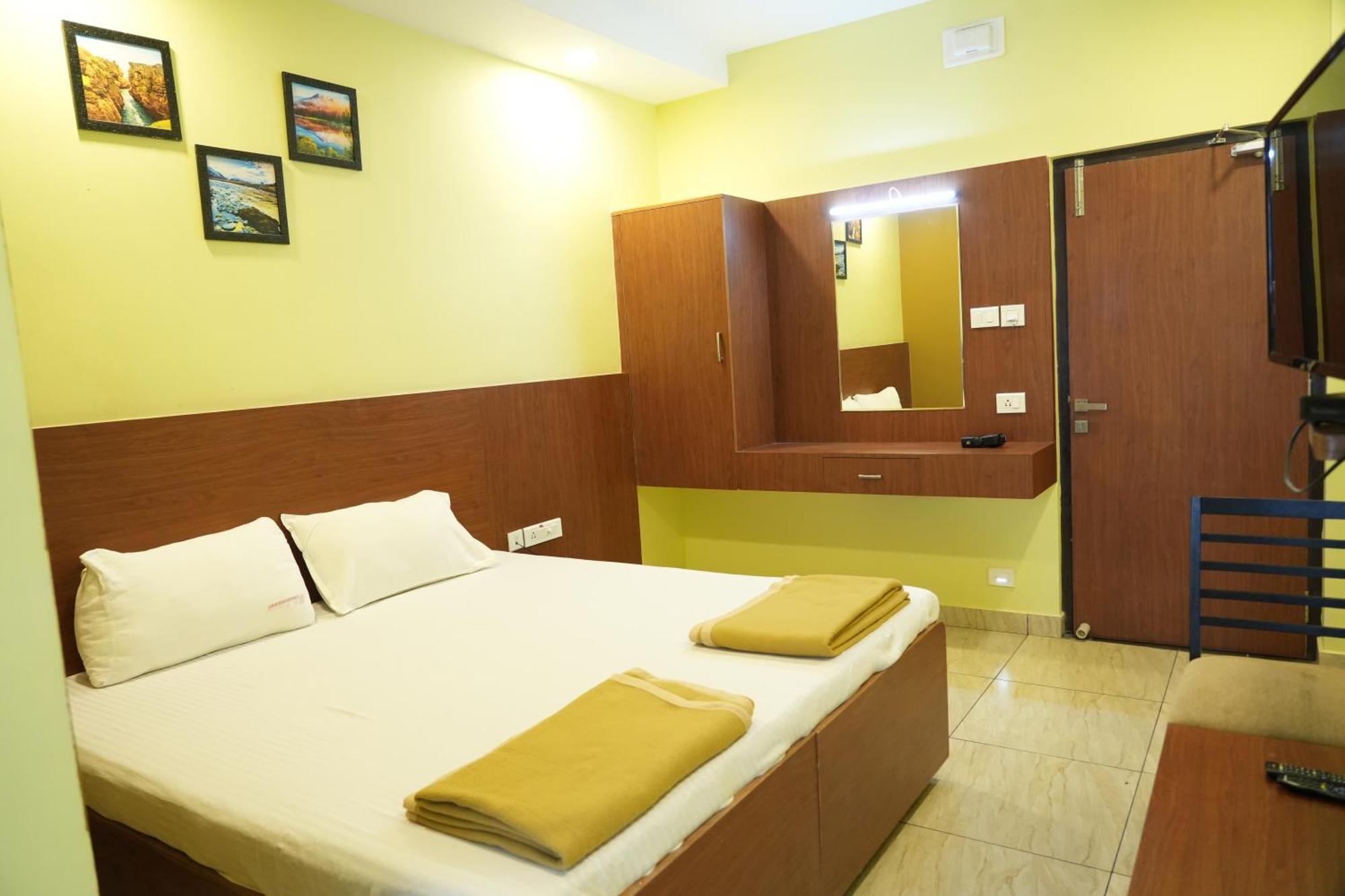 Hotel Sri Krishnan Residency Pollāchi Exteriér fotografie