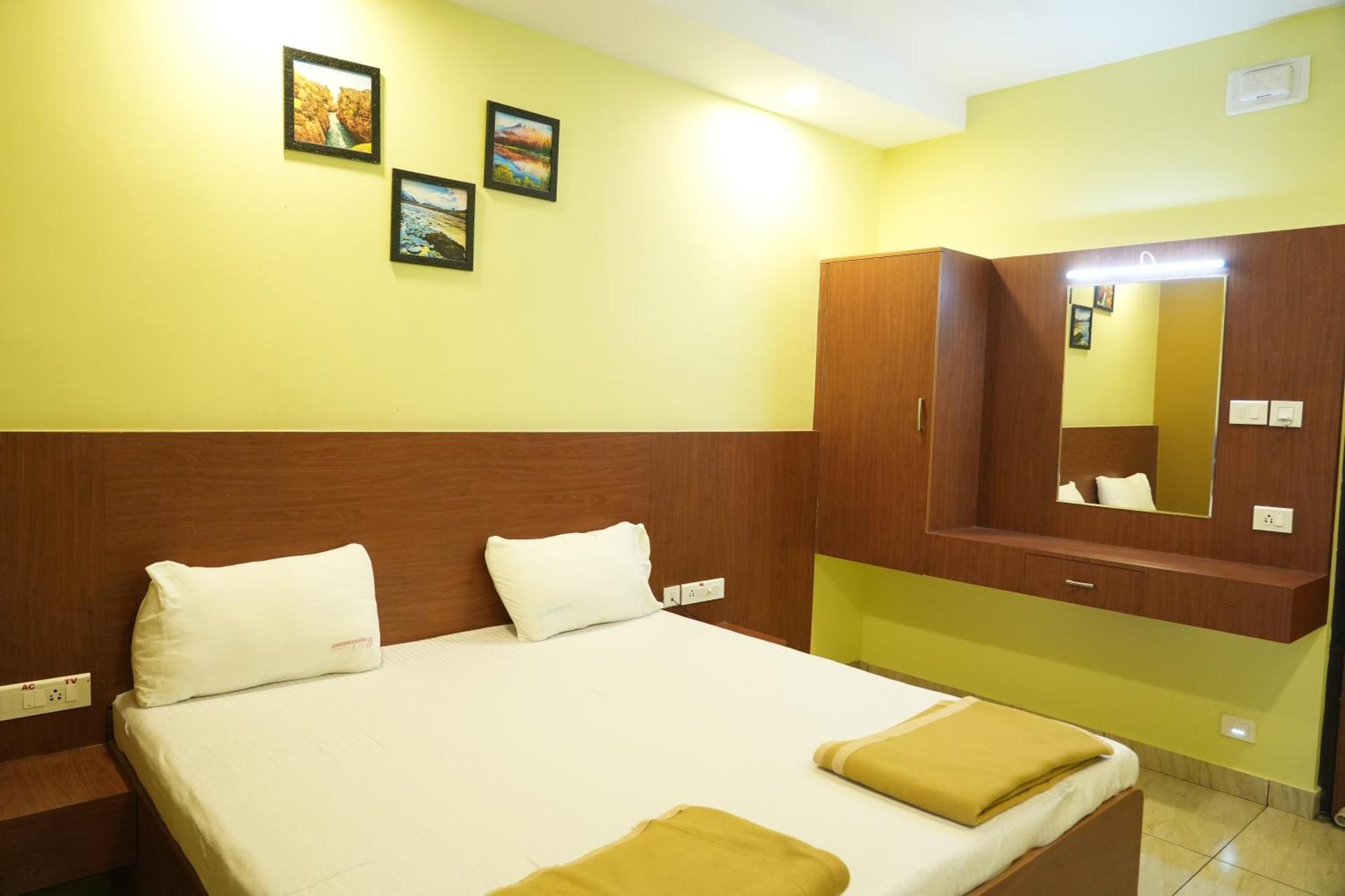 Hotel Sri Krishnan Residency Pollāchi Exteriér fotografie