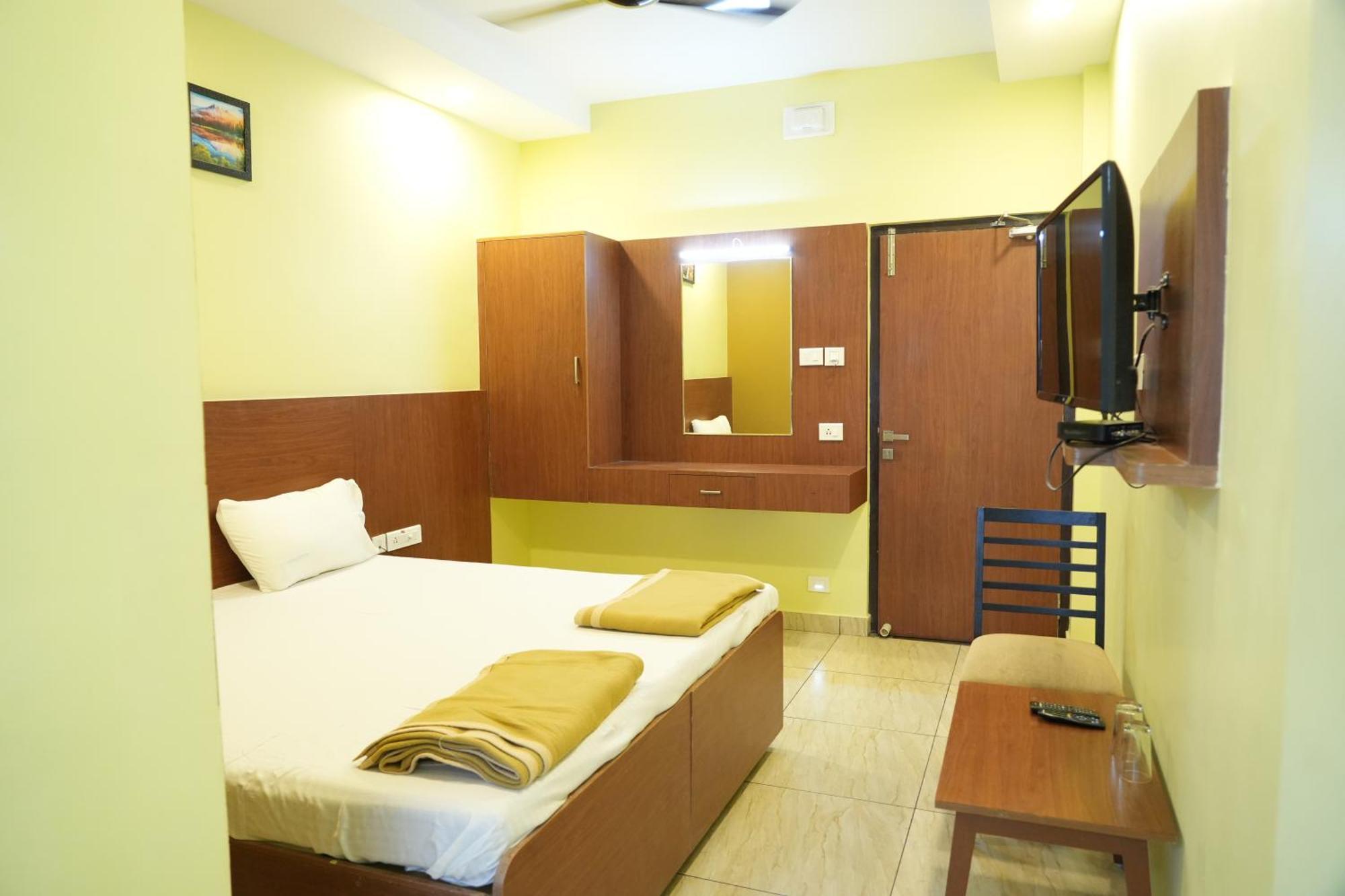 Hotel Sri Krishnan Residency Pollāchi Exteriér fotografie