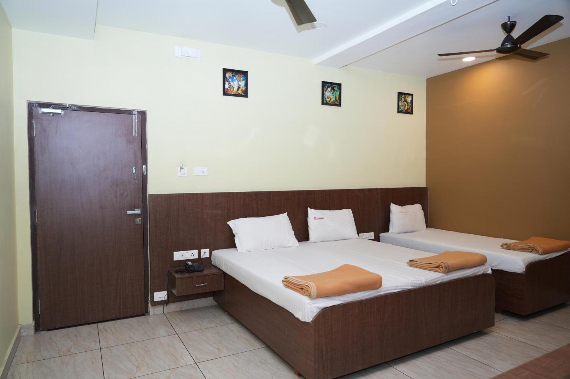 Hotel Sri Krishnan Residency Pollāchi Exteriér fotografie