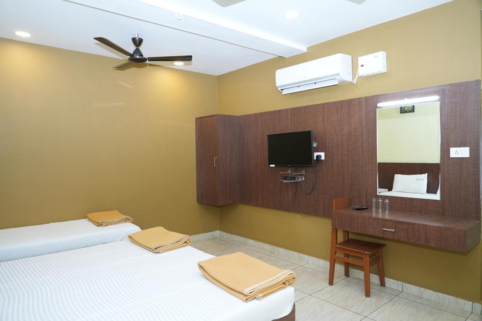 Hotel Sri Krishnan Residency Pollāchi Exteriér fotografie