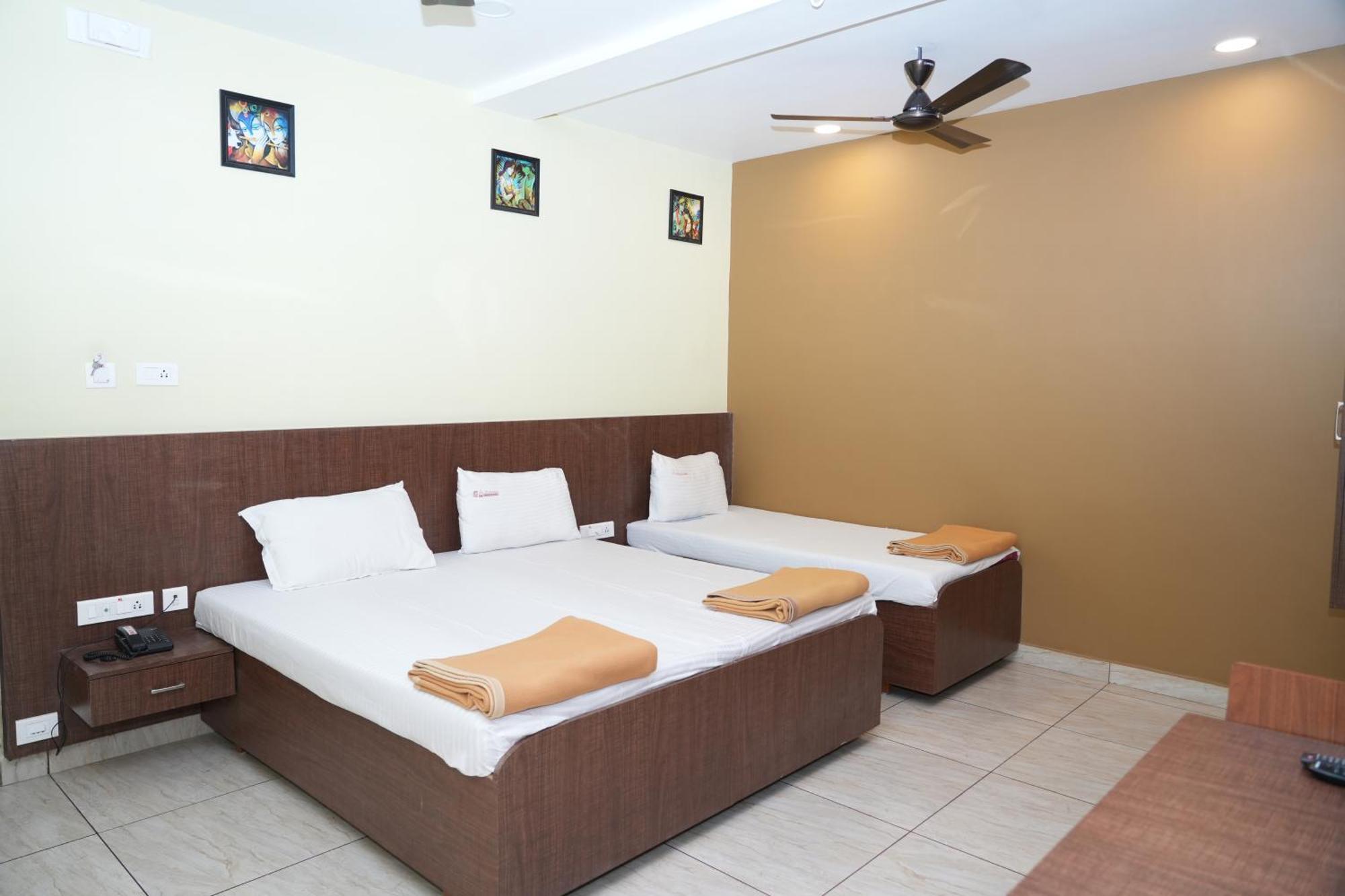 Hotel Sri Krishnan Residency Pollāchi Exteriér fotografie
