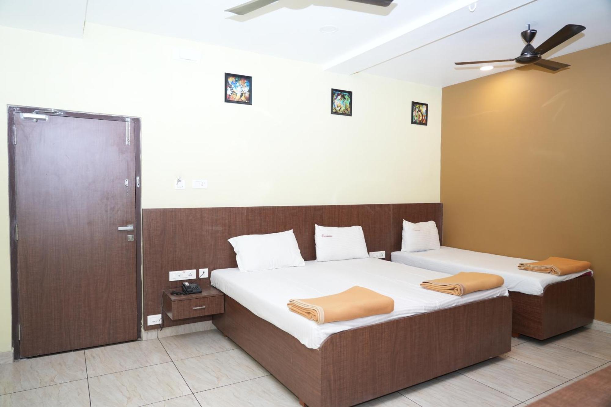 Hotel Sri Krishnan Residency Pollāchi Exteriér fotografie