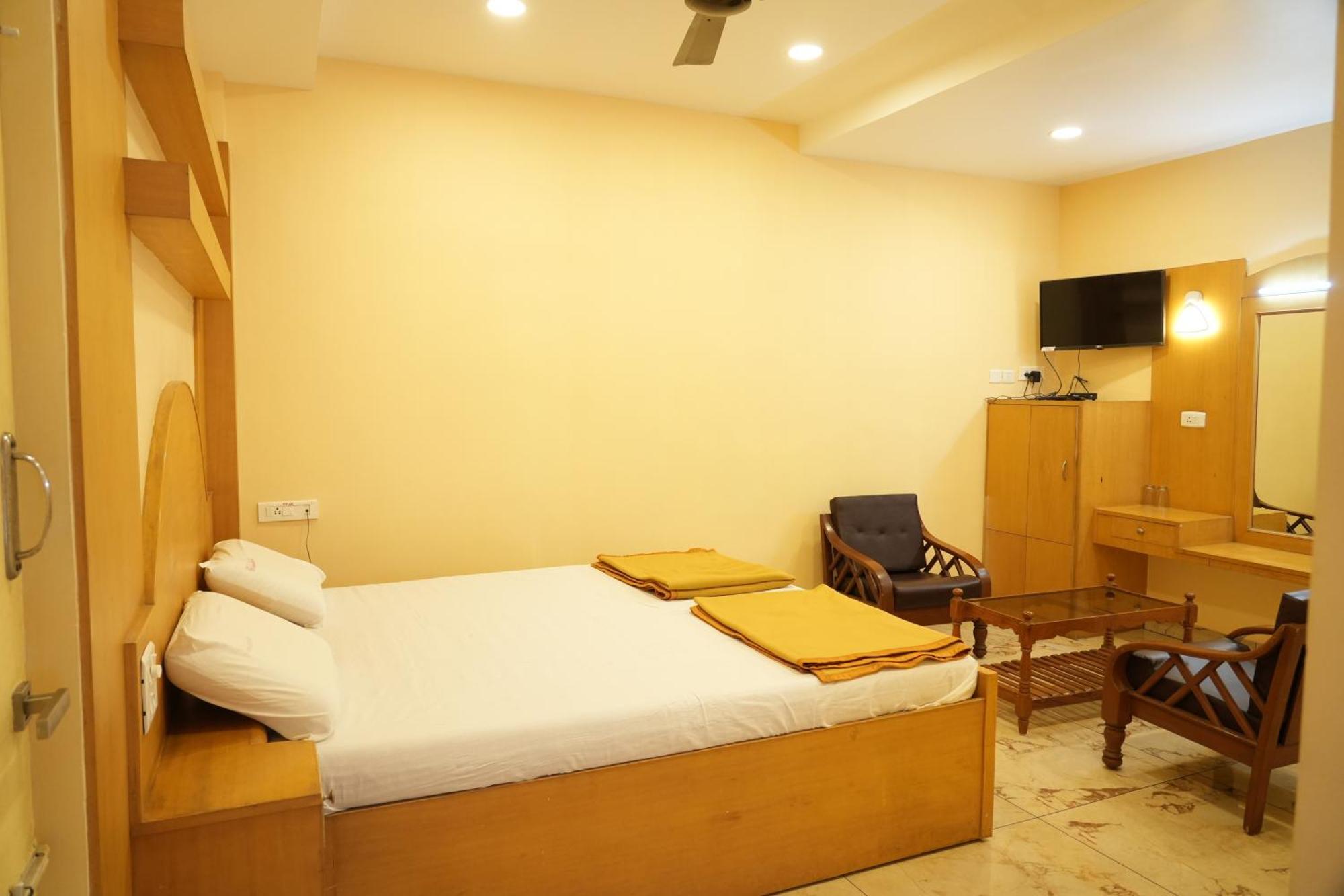 Hotel Sri Krishnan Residency Pollāchi Exteriér fotografie